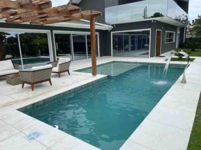 Linda Casa em Mariscal - Bombinhas/SC